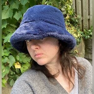Vintage Y2K 90s Navy Blue Fuzzy Bucket Hat